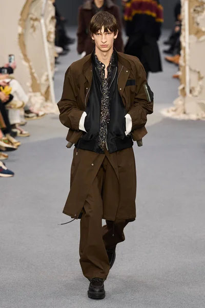 Look 32